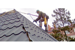 Як ходити по металочерепиці? Ходити по даху, ходити по покрівлі