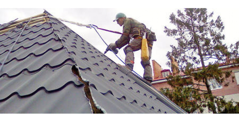 Як ходити по металочерепиці? Ходити по даху, ходити по покрівлі